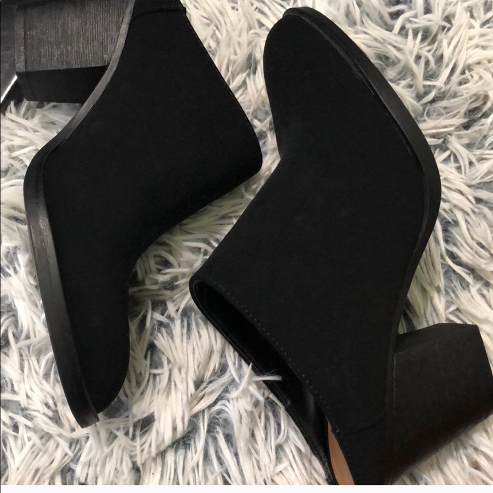 Heeled mules size 7